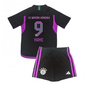Bayern Munich Harry Kane #9 Replika Babytøj Udebanesæt Børn 2023-24 Kortærmet (+ Korte bukser)